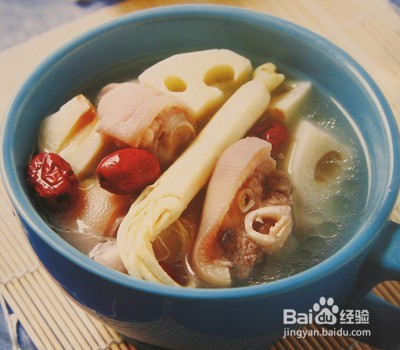 莲藕炖猪蹄的制作方法