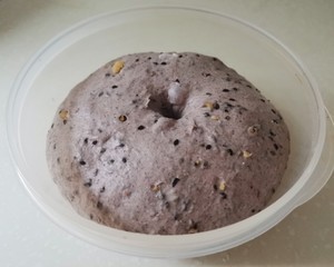 黑米黑芝麻核桃吐司的做法