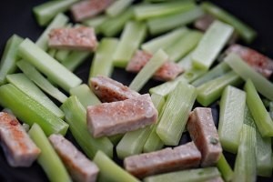 XO酱青笋炒猪肉的做法