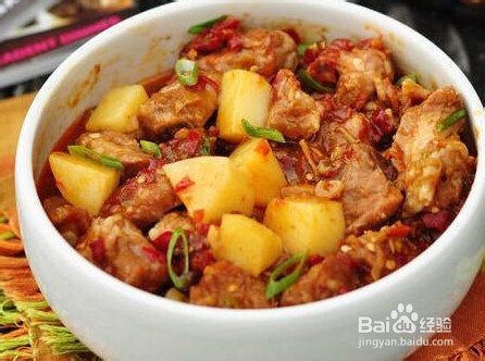 家常菜土豆炖排骨