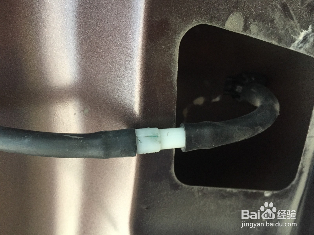 玻璃水一个喷一个不喷维修方法详细教程