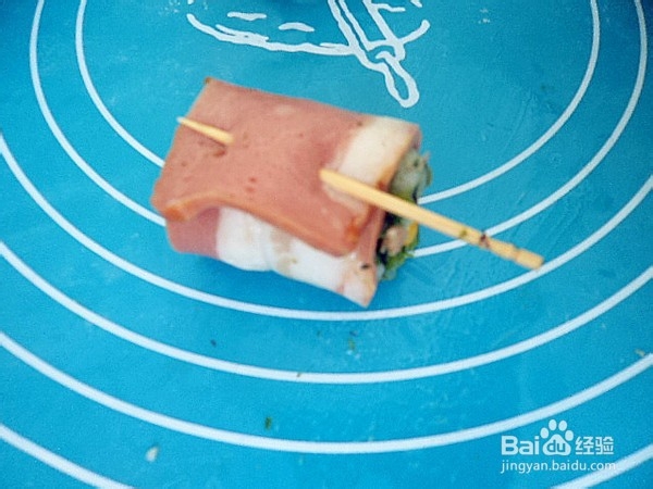 教你简单做出小白菜培根饭卷