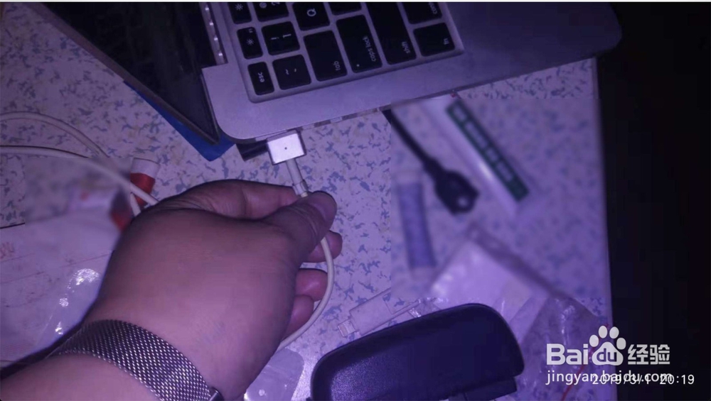 冬天笔记本冻了无法启机怎么办