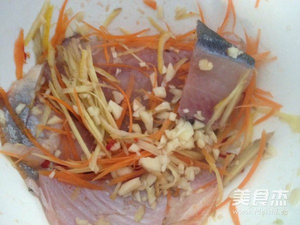 柠香鲳鱼的做法