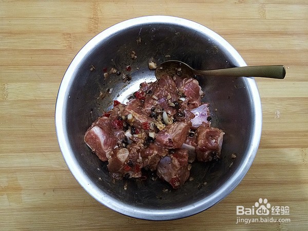 豆鼓排骨蒸豆腐的步骤