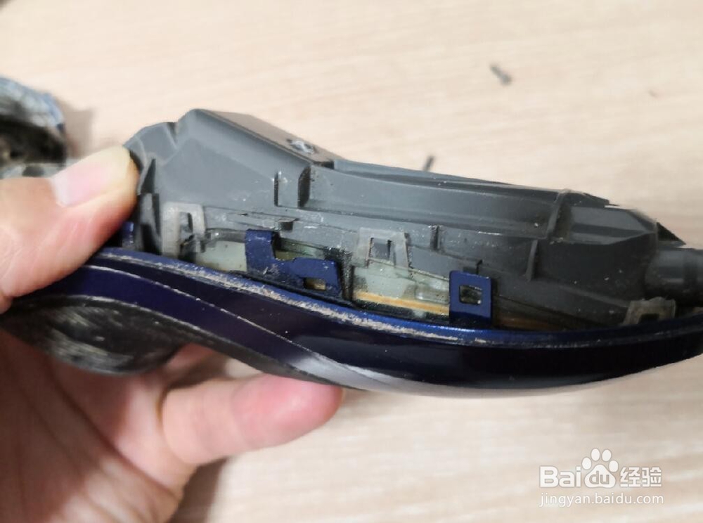 怎样拆卸清洗飞利浦PT868剃须刀内部