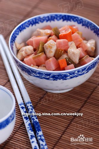 朴素泡菜的华丽变身。【泡菜炒鸡丁】
