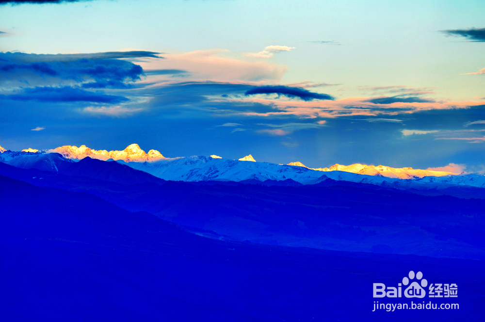 新疆天山，不仅有瀚海黄沙，更有雄伟壮阔