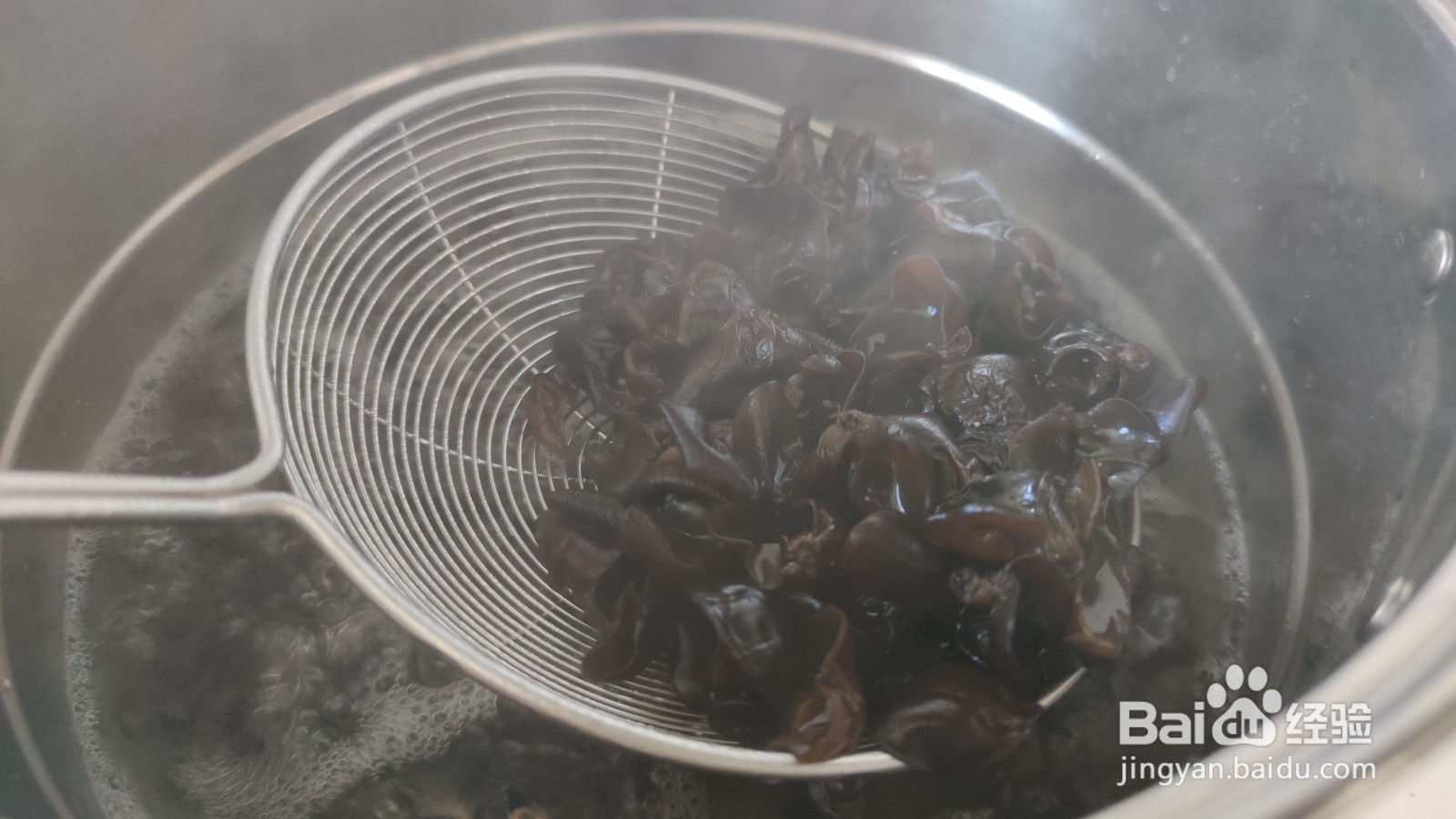 凉拌香菜蒜蓉木耳