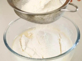 斑斓榴莲班戟怎么做？