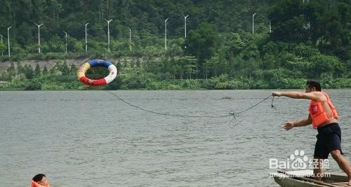 有人溺水怎么进行现场急救