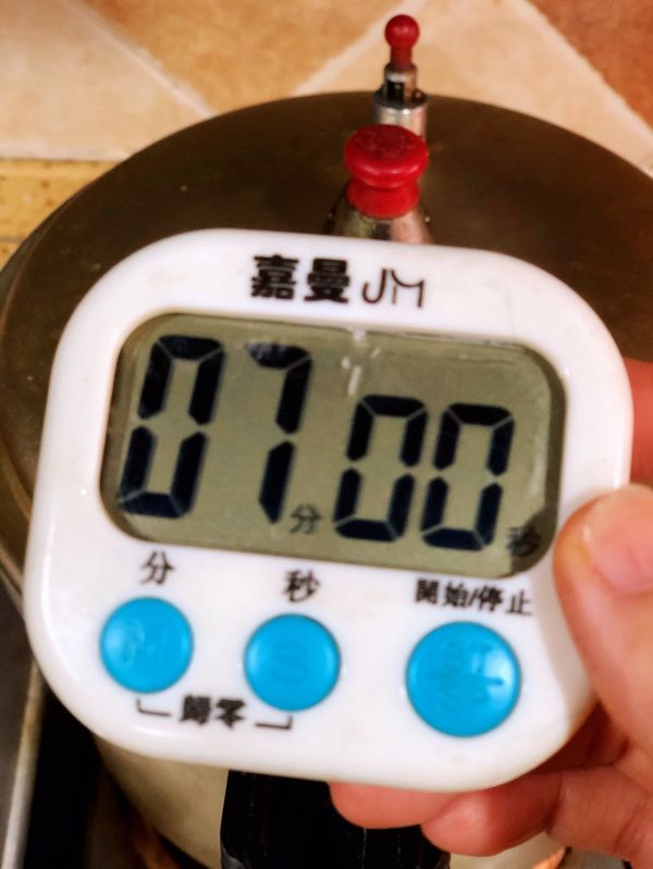 鲜墨鱼烧排骨和墨鱼干烧肉