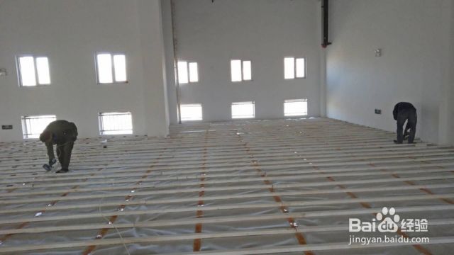 篮球馆地板选择柞木材质好不好（篮球馆专用木地板）