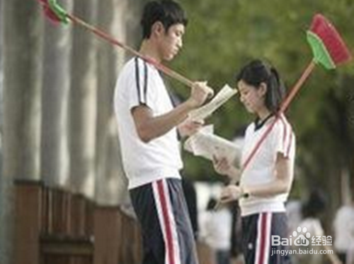 如何看出女生对你有好感