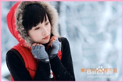 嘴唇干裂究竟是因为什么????