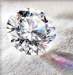 <b>怎么样保养钻石</b>
