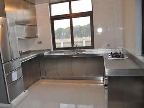 选购餐厅厨房不锈钢橱柜的正确方法: