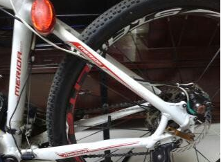 山地车怎么装刹车灯