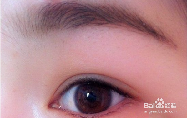 内双眼线的描画技巧