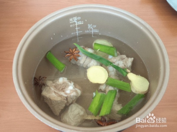 如何制作春笋排骨汤