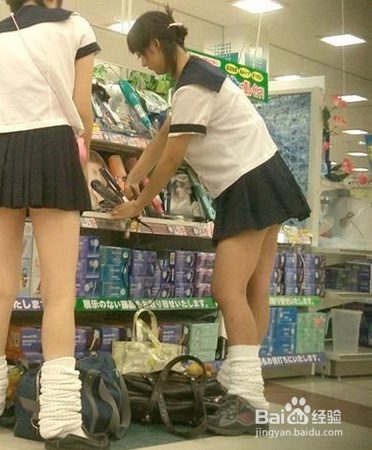 泡泡袜的穿配方式