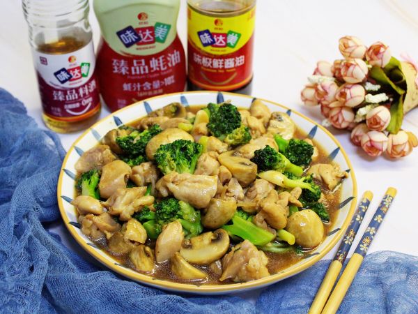 口蘑时蔬炒鸡块