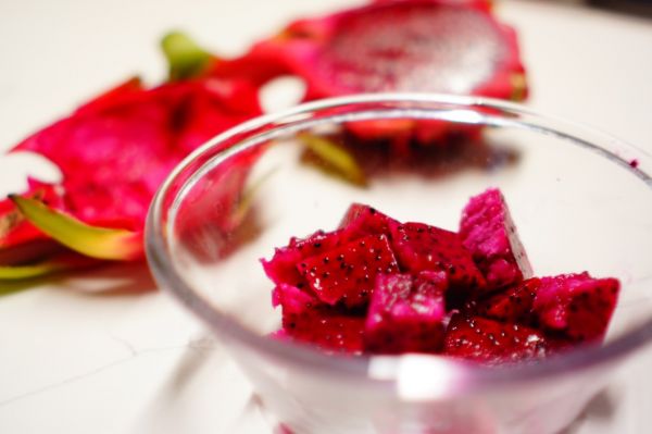 火龙果爱心椰蓉面包