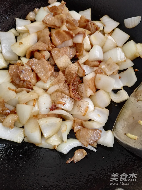 洋葱炒五花肉