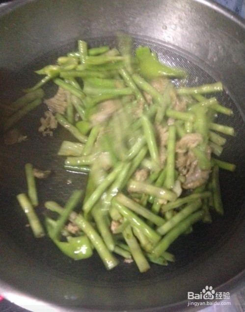 简单的豆角炒青椒怎么做