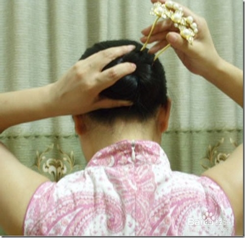 怎样用u型发簪盘发