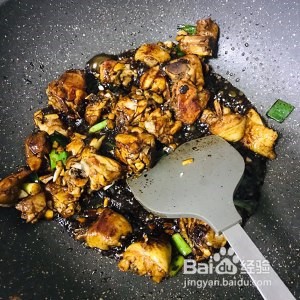 板栗烧鸡的做法