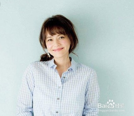 俏皮马尾扎发图解