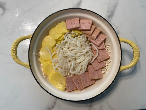 番茄酸汤鱼火锅