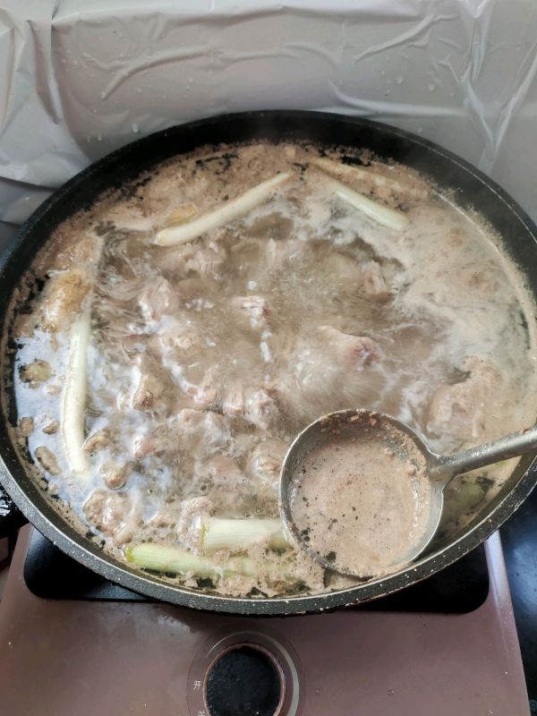 西红柿土豆牛腩煲