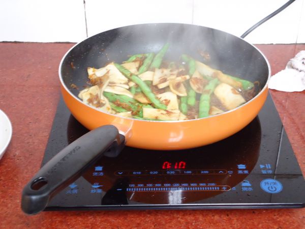 四季豆炒杏鲍菇