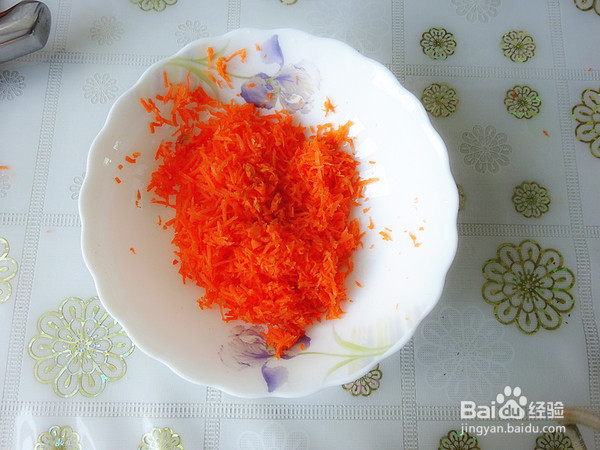 胡萝卜全麦鸡蛋饼的做法