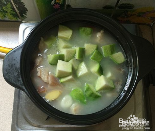 萝卜炖腊猪蹄肉