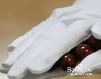 小叶紫檀手串上有小坑怎么回事
