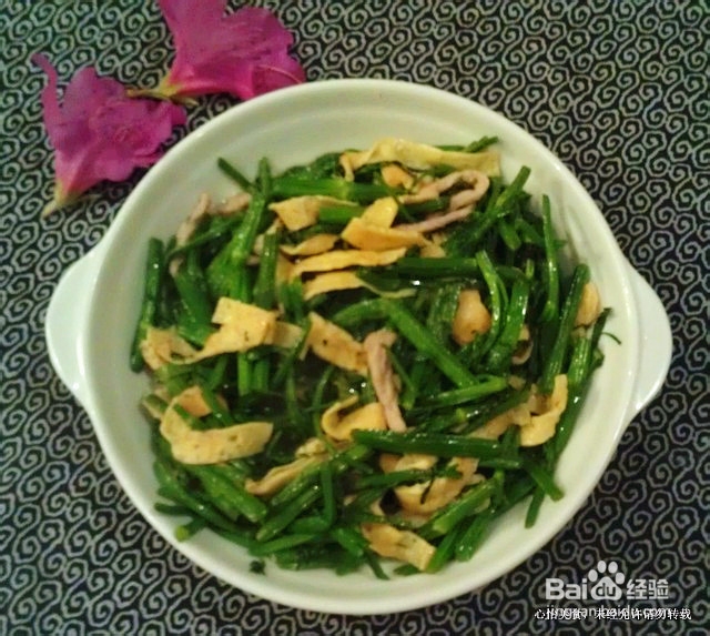 变出美味－－蛋皮肉丝炒水芹