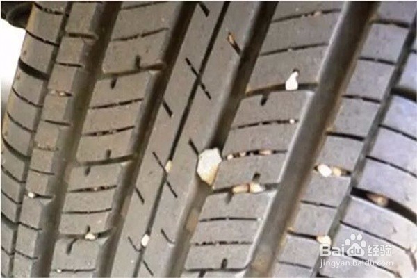汽车轮胎有杂物怎么办