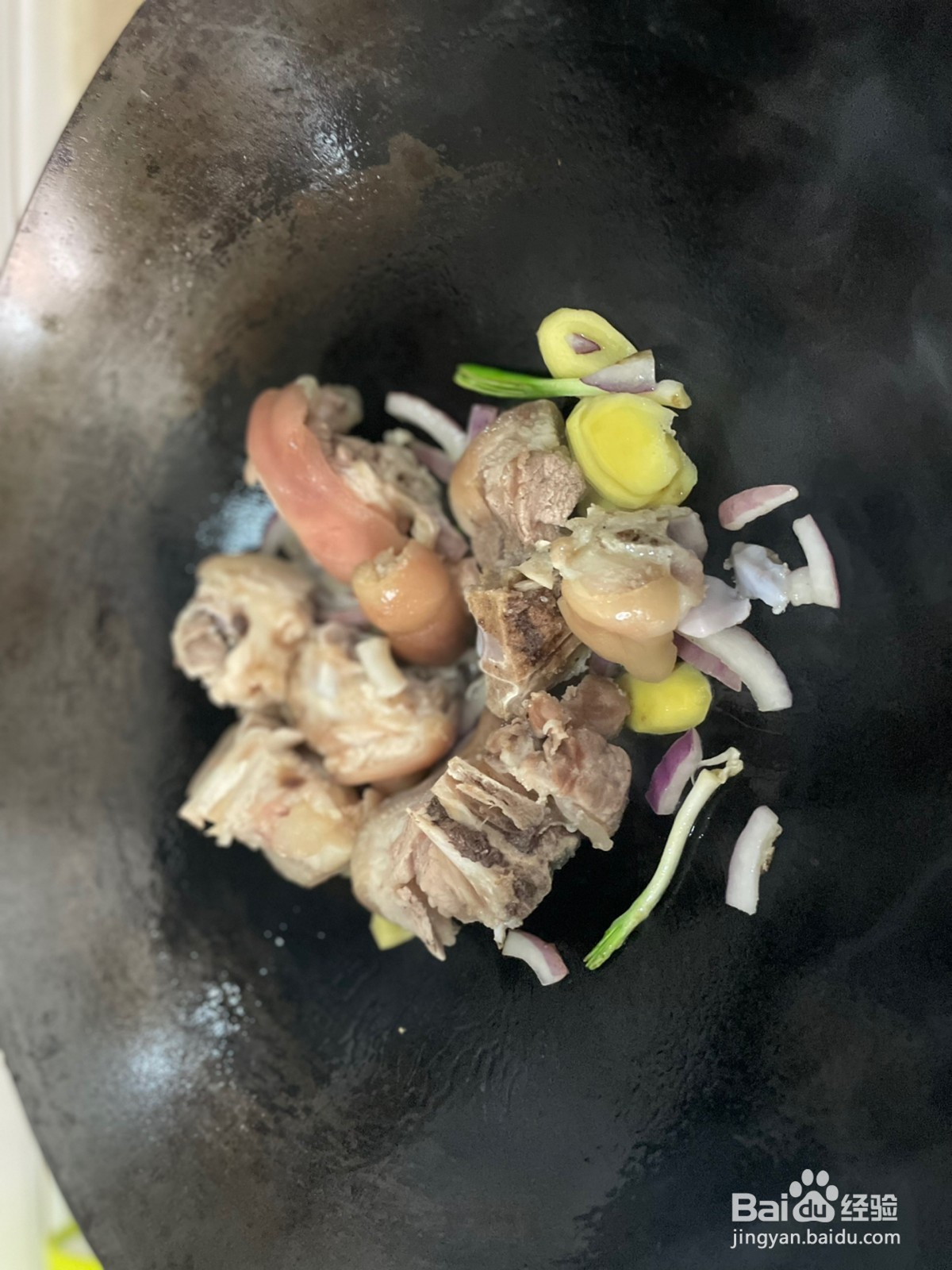 黄豆焖猪蹄的做法