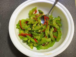 降火美味,教你做柒进柒出凉拌苦瓜的家常做法