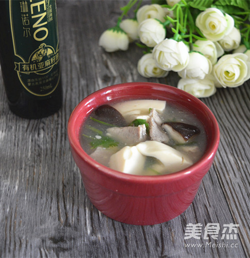 鲜香菇豆腐汤