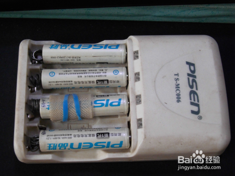 巧用七号电池在五号电池麦克风槽下!