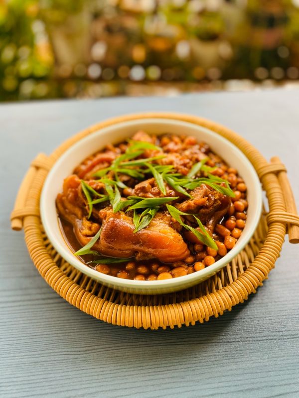 花生黄豆焖猪蹄