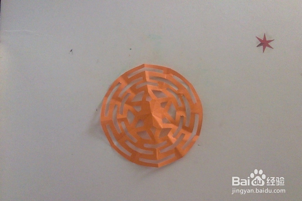 怎么剪圆形窗花？边框六角星