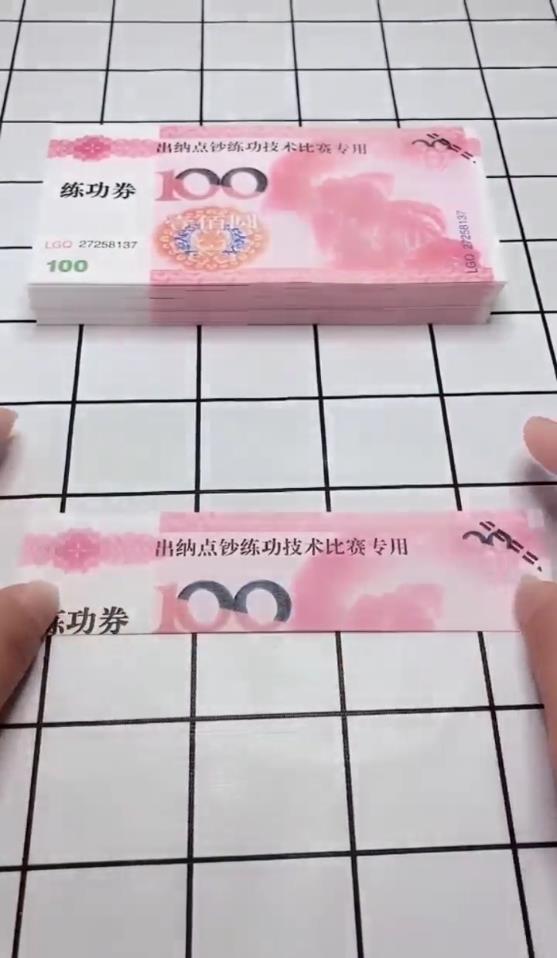 手工折纸爱心怎么做？