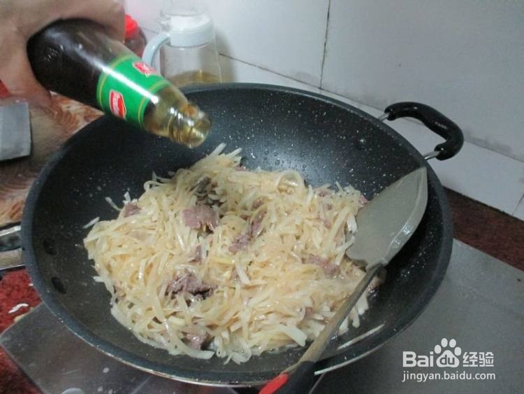 萝卜炒牛肉的做法