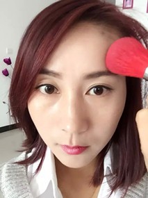 教大家画一款简单清新的生活妆