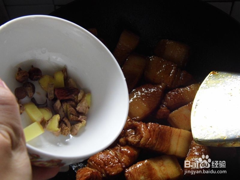 天凉了，吃点肉肉好过冬------口蘑红烧肉